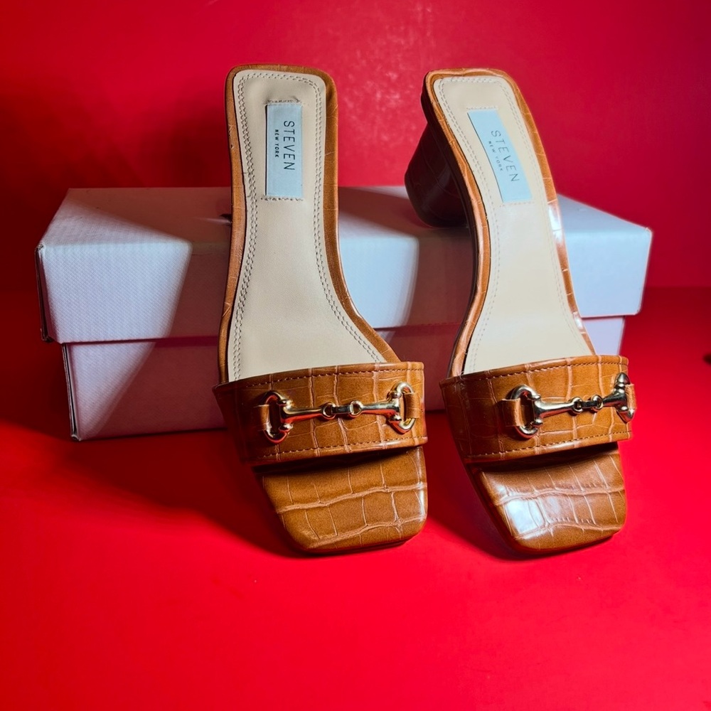 Steve Madden sandals brand new